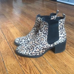 Leopard print ankle boots
